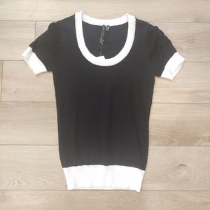 Black & white knit top with ruched sleeves // M